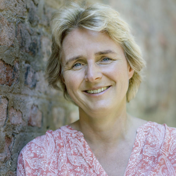 C Ulrik Holzel 600x600 Acf Cropped 600x0 C Default Melanie Wolfers sds